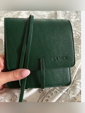 * New La Mer strap tie pouch 6x5.5
